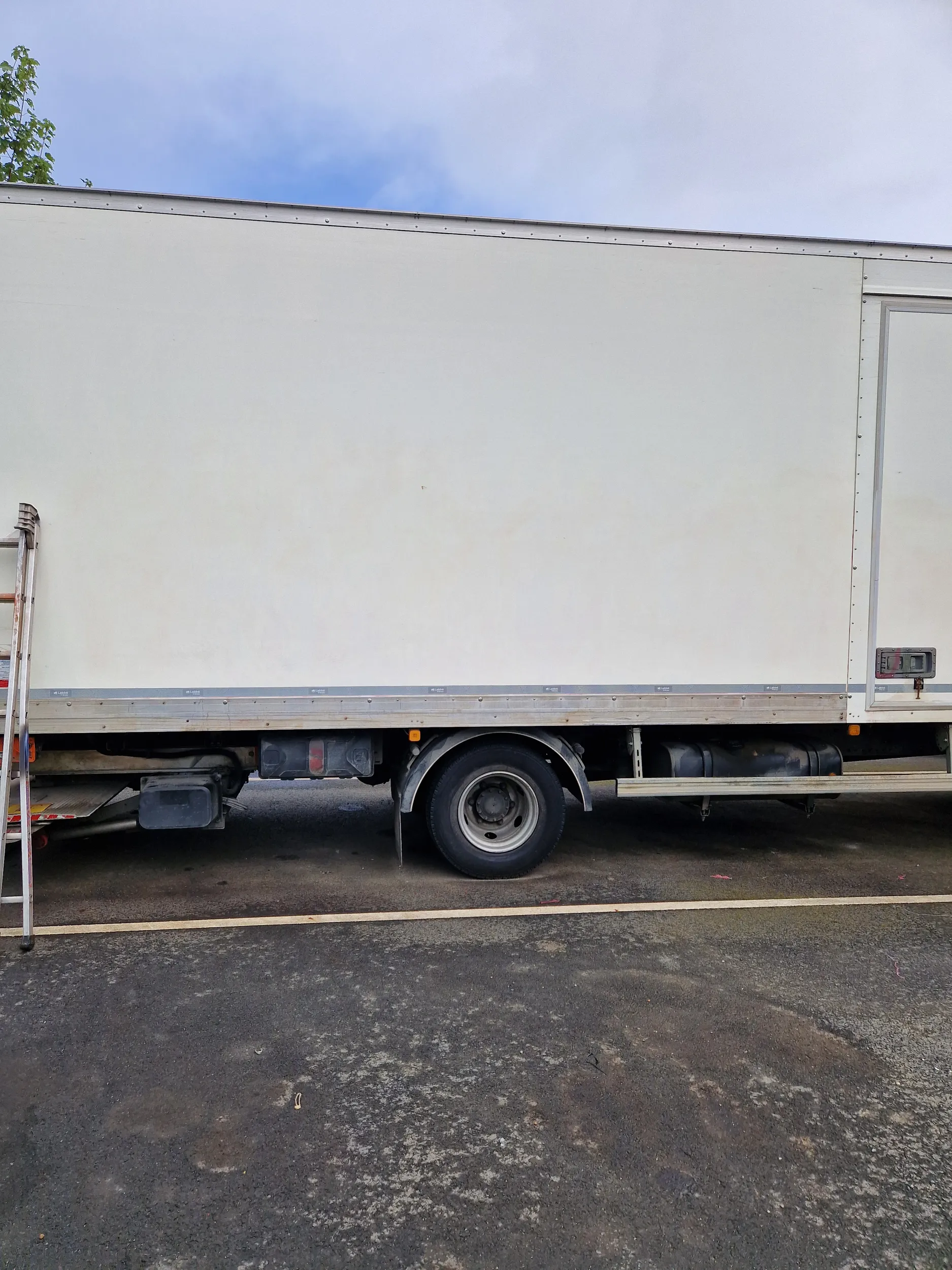 Remise en état de locaux professionnels sur Châteaugiron, Noyal sur Vilaine, Rennes et sur le département d'Ille et Vilaine